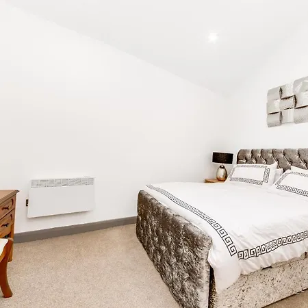 Regina Bradford (West Yorkshire)