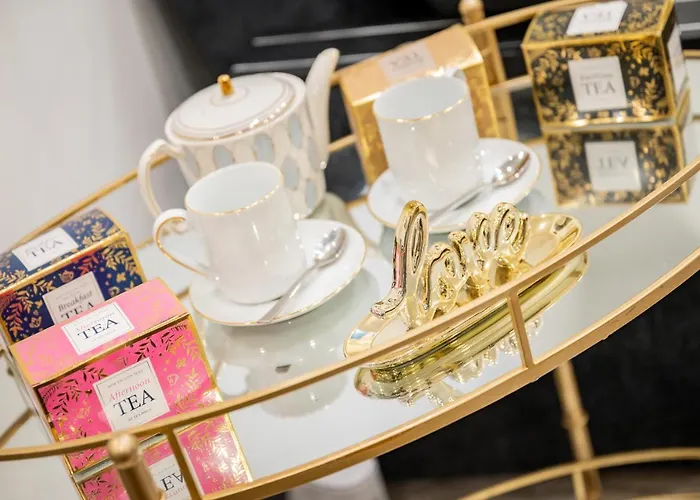 Regina * Bradford (West Yorkshire)